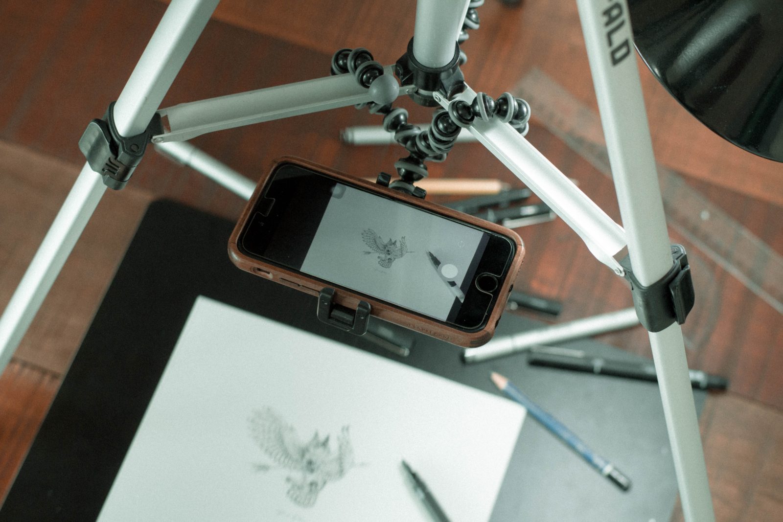 Best Cell Phone Stand for Recording Art Overhead Time-lapse Videos