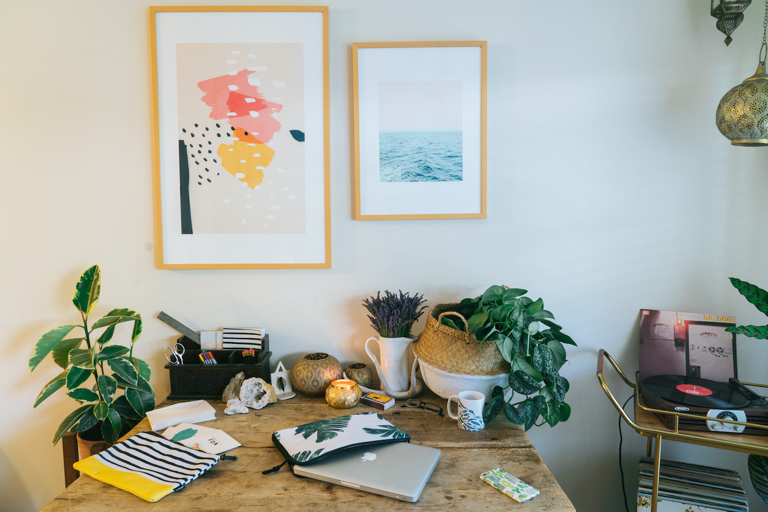 Deck Out Your Desk 5 Ways To Make Your Workspace Pretty And