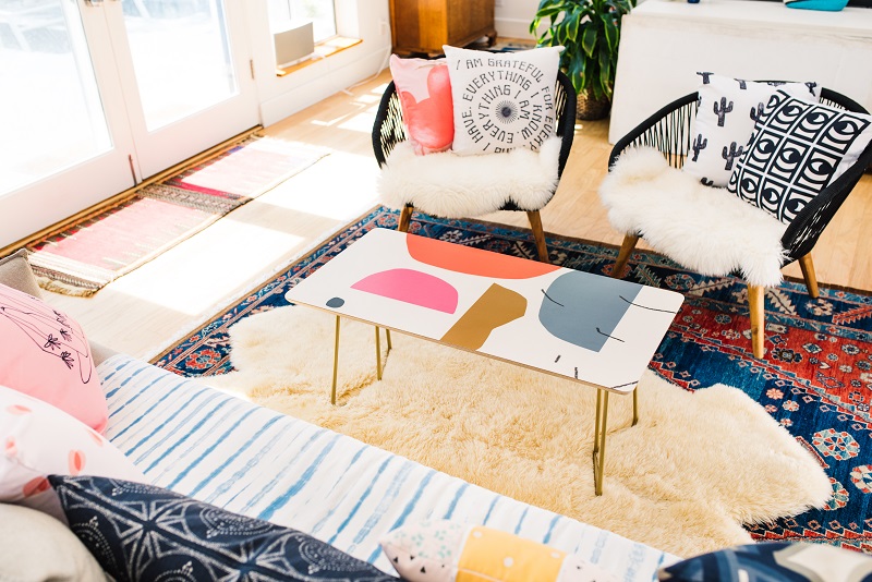 Layered rugs in living room : how to make the right choices