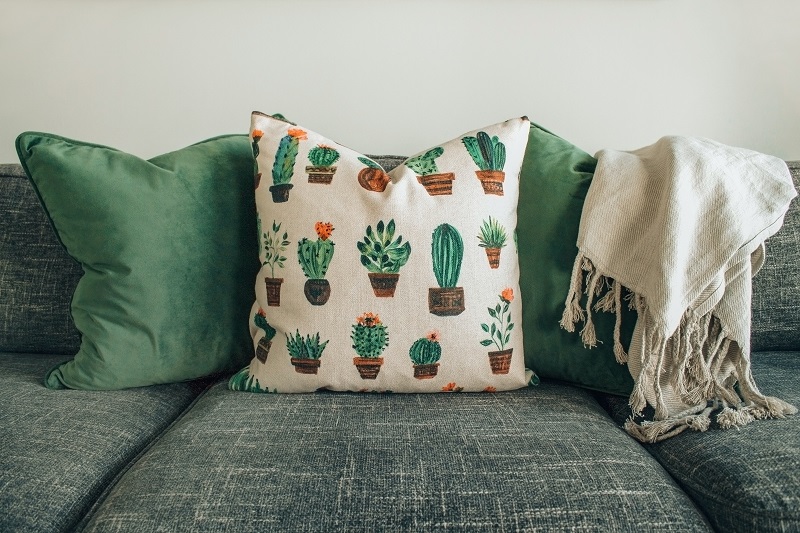 Styling Couch Throw Pillows