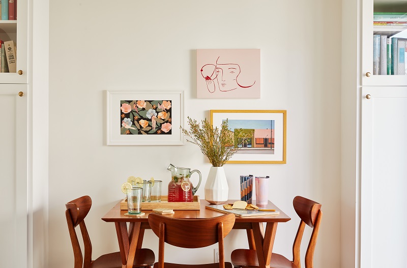 Artwork and Wall Decor in dining room