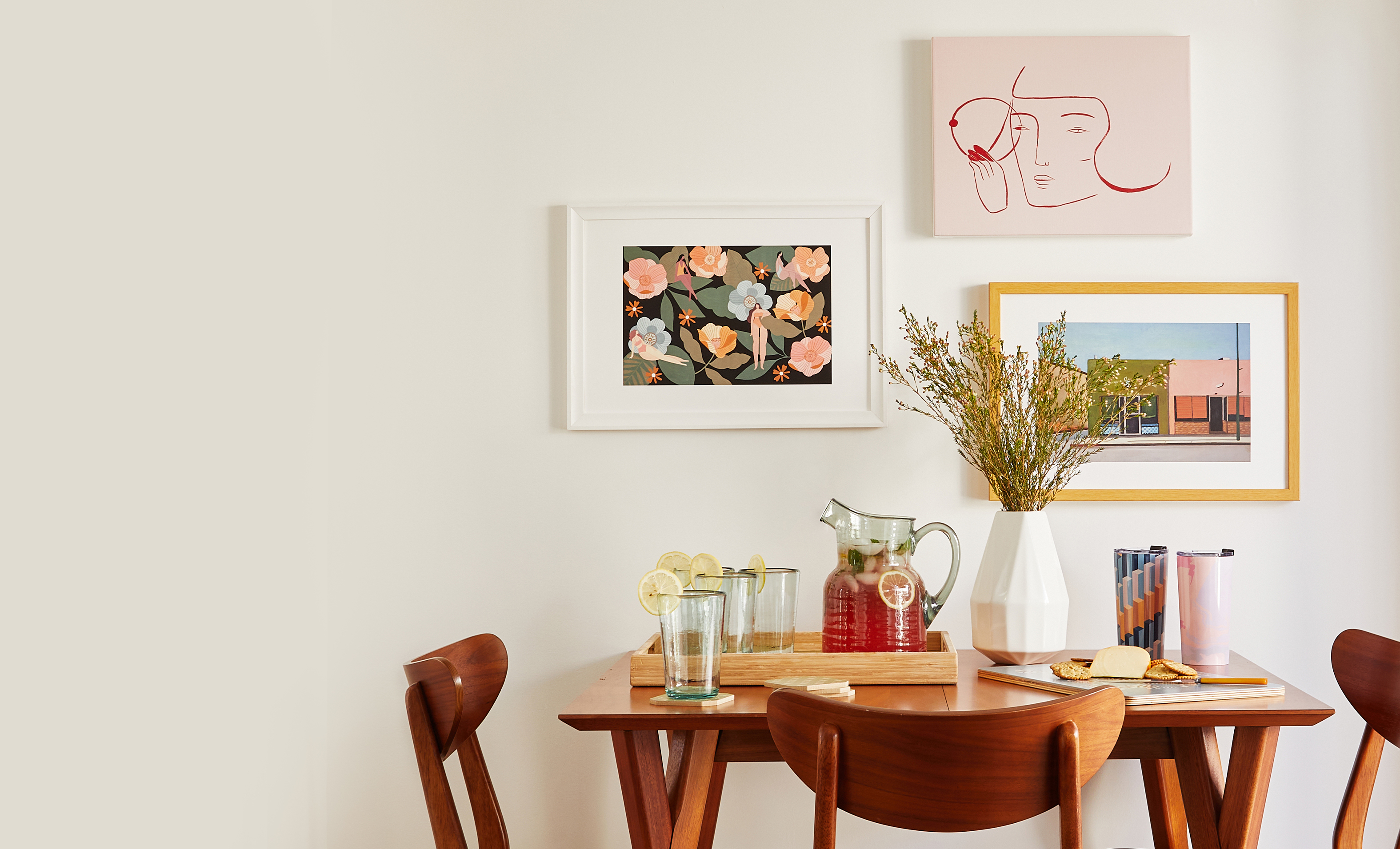 how to arrange wall art